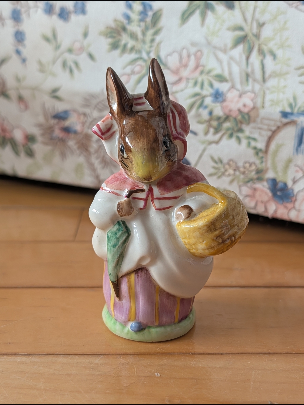 Beatrix Potter 1951 Mrs. Rabbit Figurine